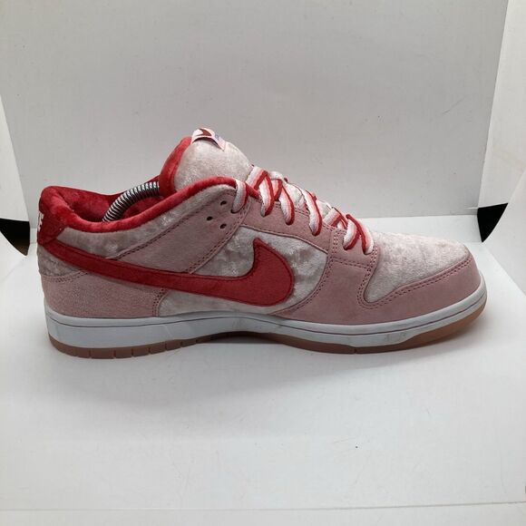 Nike Men\'s Low Top StrangeLove DUNKS Pink/ Red Size 10 LOVE HEART CUPID HTF RARE